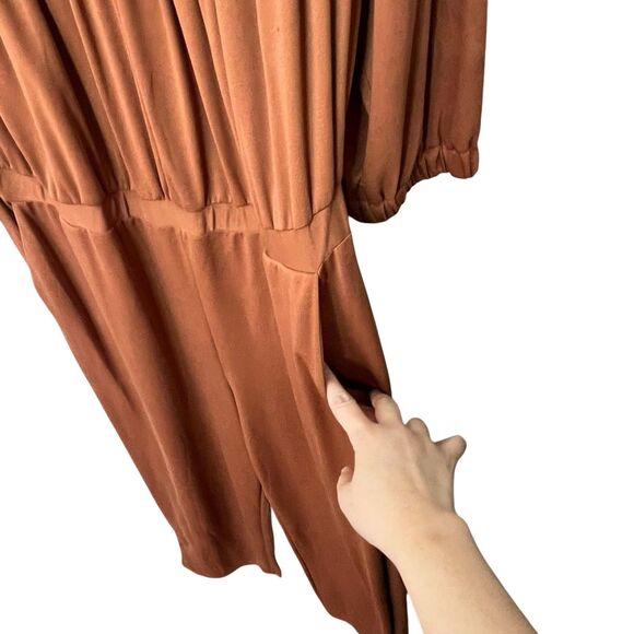 Welcome to my closet! - Picture 7 of 12